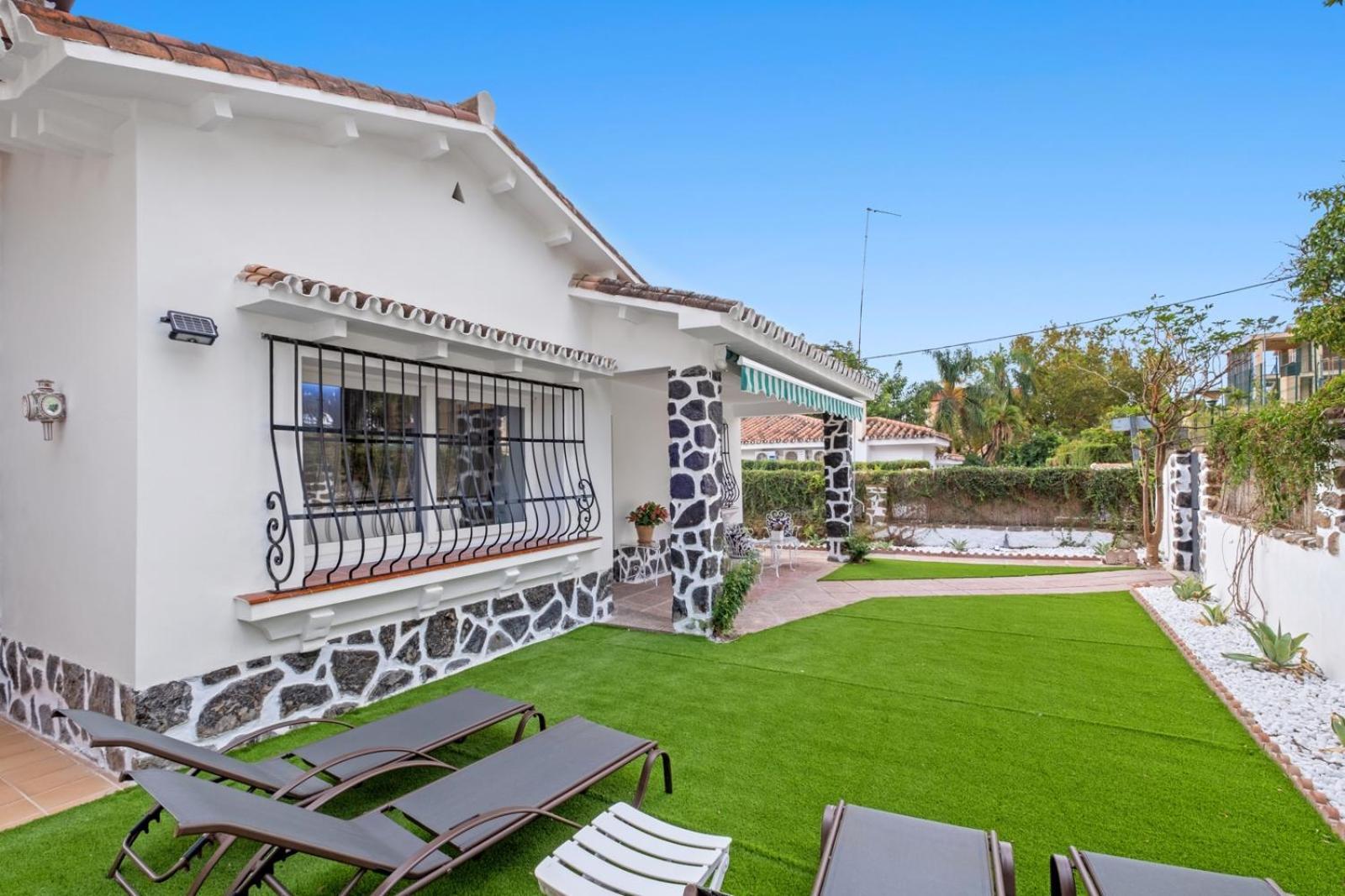 Villa Irene - Biznaga Rental Homes Malaga Exterior photo